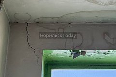 Жители российского города пожаловались на разваливающийся дом